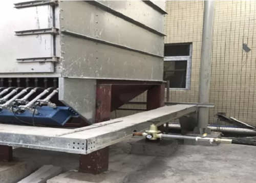 último caso de la compañía sobre Un cliente de Vietnam implementa un sistema de línea de producción de galvanizado en caliente ecológico y totalmente automático